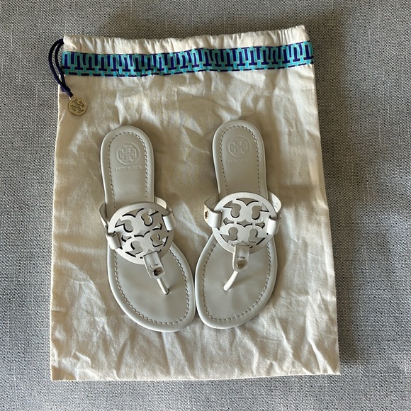 Tory Burch Miller Leather Sandals- White w/ dust bag - Picture 10 of 10